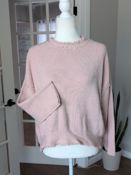 anthropolige Sweaters - Anthropolige Relaxed Crewneck Distressed Sweater - Blush Pink Size Small
